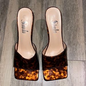 Sale! ☄️Sheln Animal Print Square Toe Sandals Size 7.5